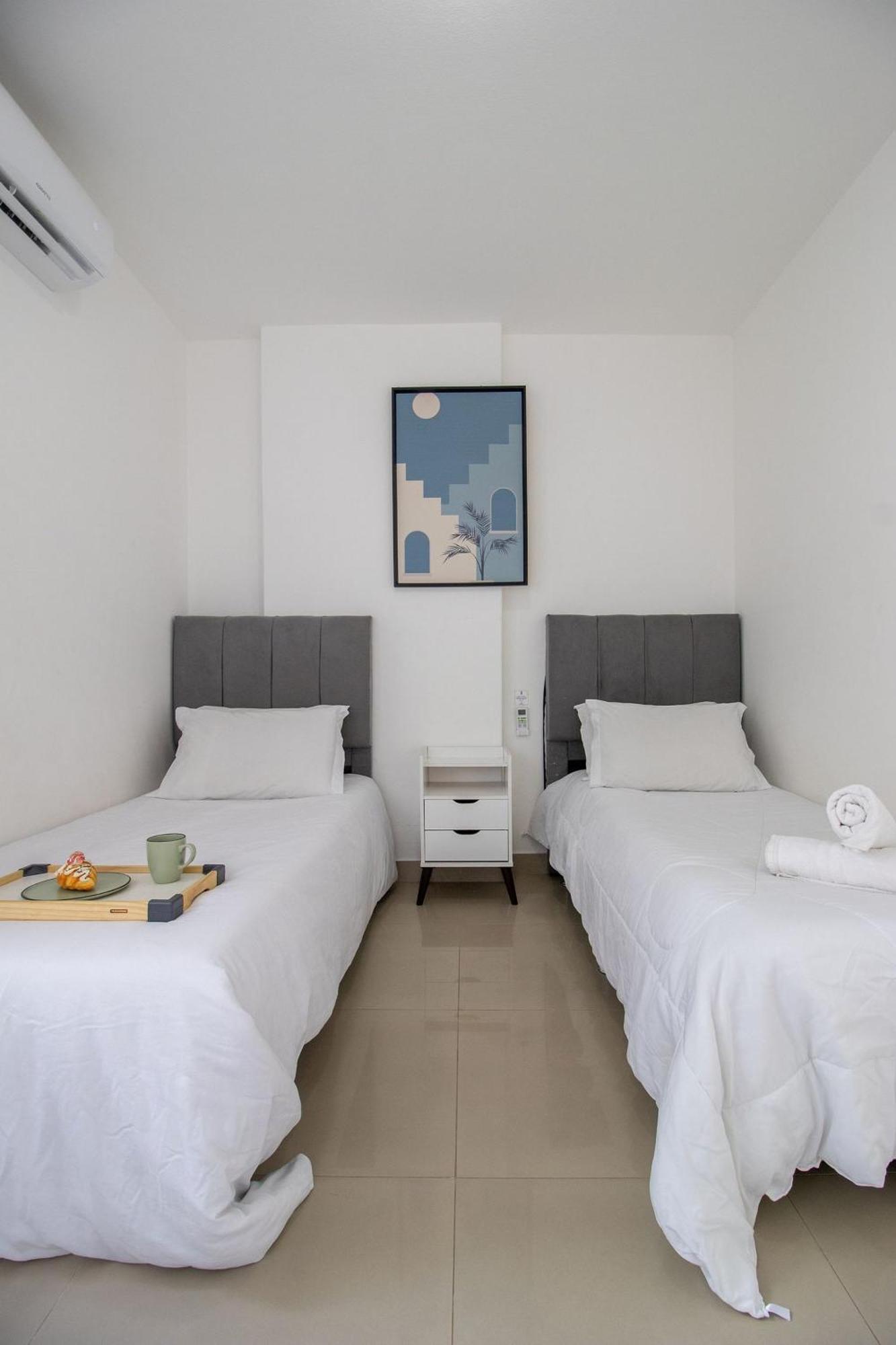 Abm22 - Frente Mar, 3 Dorm Climatizados, Garagem Apartamento *